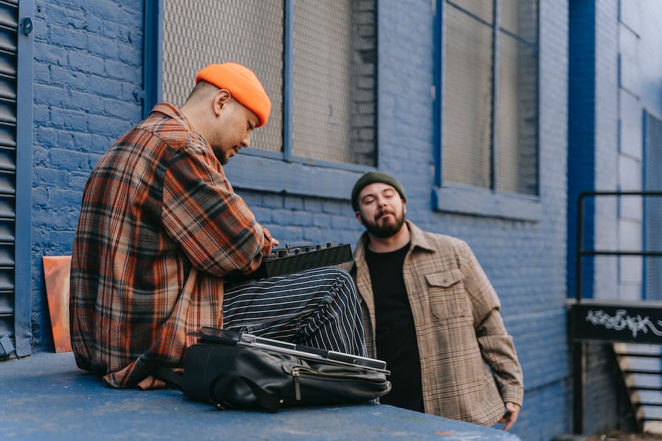 Image depicting the legendary corridos artists José Alfredo Jiménez and Ramón Ayala, capturing the essence of Mexican folk music.